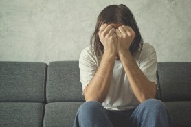 După ce a ucis un intrus, un australian a stat cu cadavrul în casă timp de 15 ani. Erau folosite peste 70 de odorizante pentru a ascunde mirosul